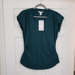 Athleta, women's medium shirt, green